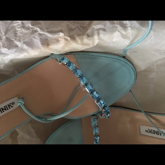 Manolo Blahnik size 7 - Picture 2 of 5